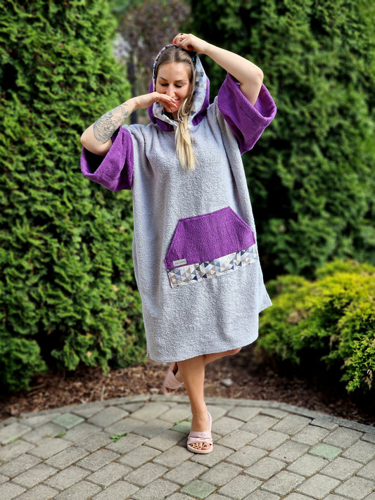 PONČO AR PAGARINĀTĀM PIEDURKNĒM