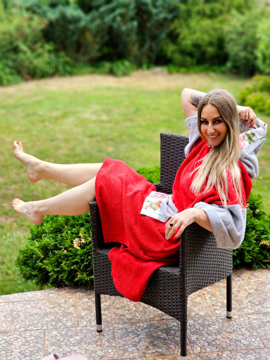 PONČO AR PAGARINĀTĀM PIEDURKNĒM