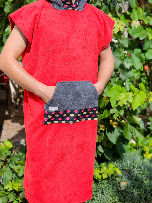 Pončo Sarkans ar Pelēku