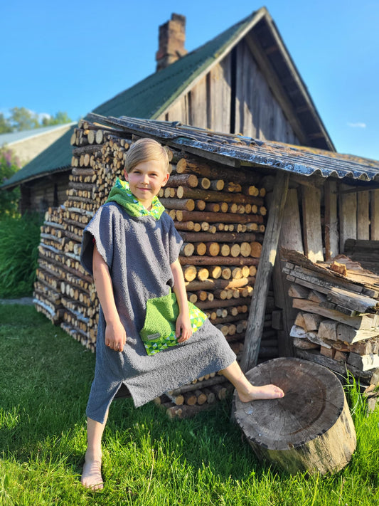 Pončo Pelēks ar zaļu