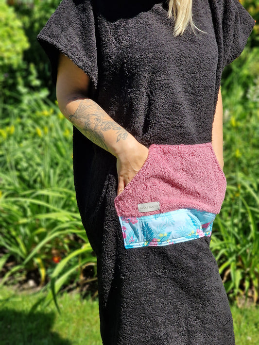 Pončo Melns ar vecrozā