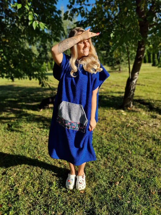 Pončo zils ar gaiši pelēku