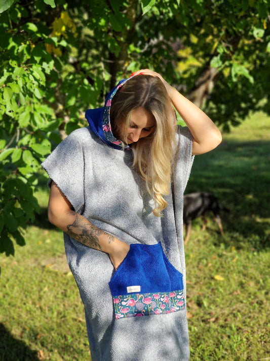 Pončo gaiši pelēks ar zilu