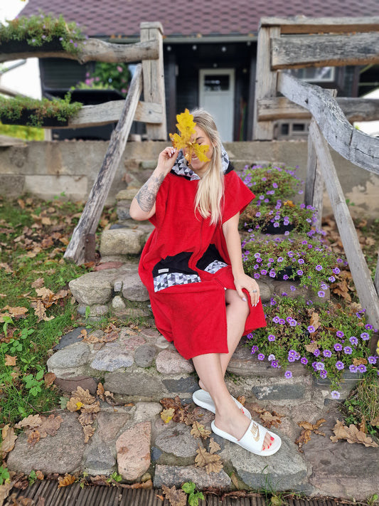 Halāts sarkans ar melnu