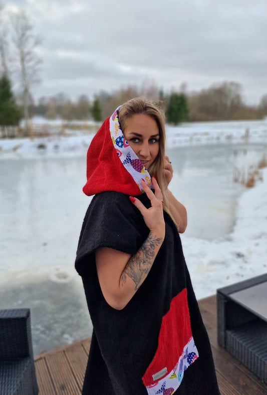 Pončo Melns ar Sarkanu