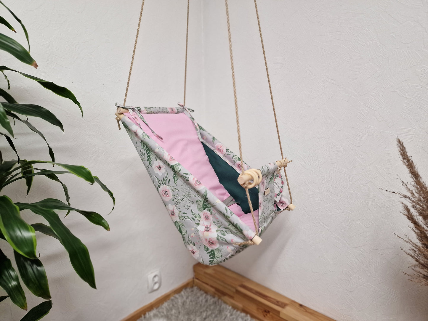 Šūpuļkrēsls Pelēkie Ziedi