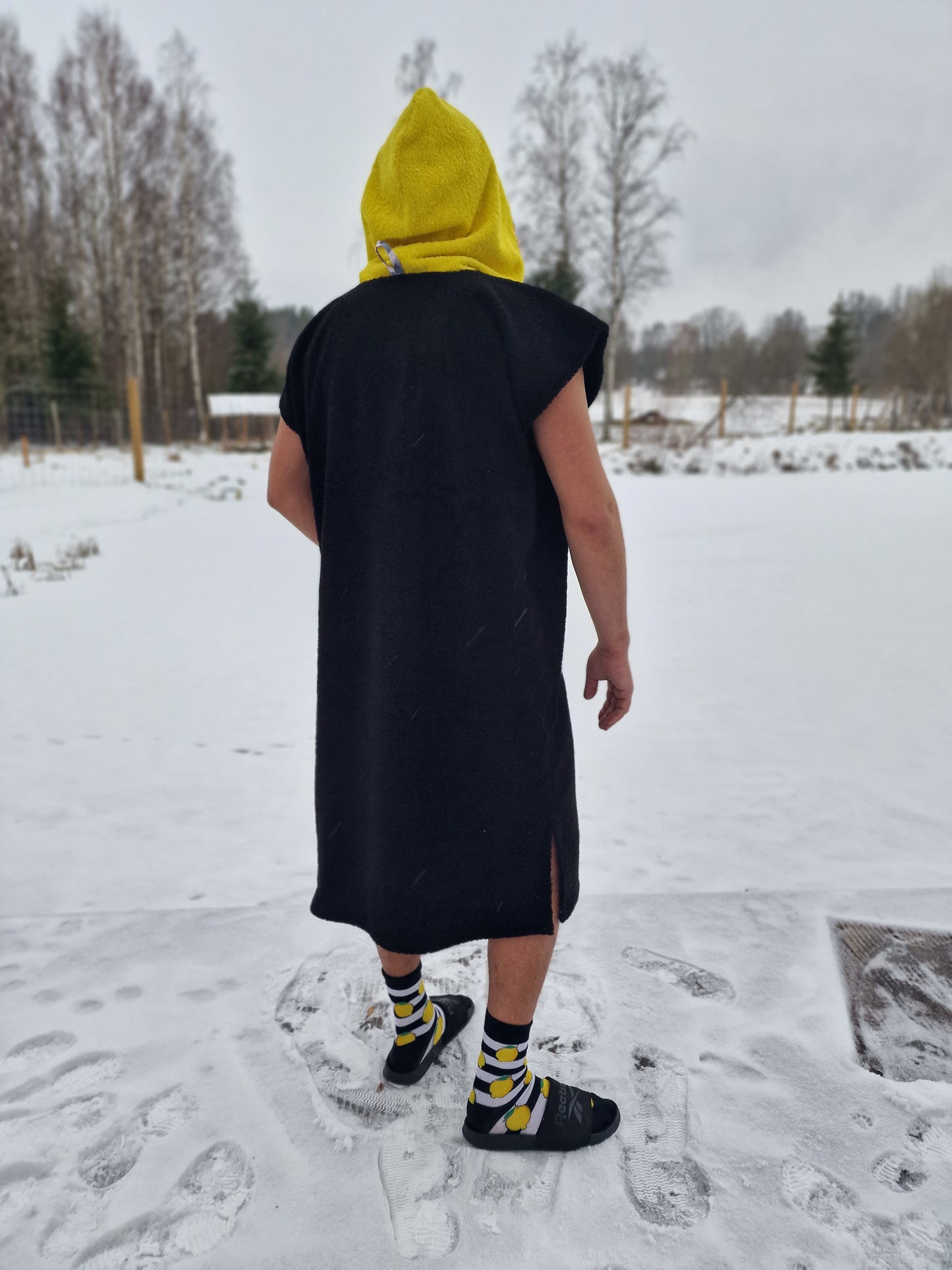Halāts Melns ar Dzeltenu