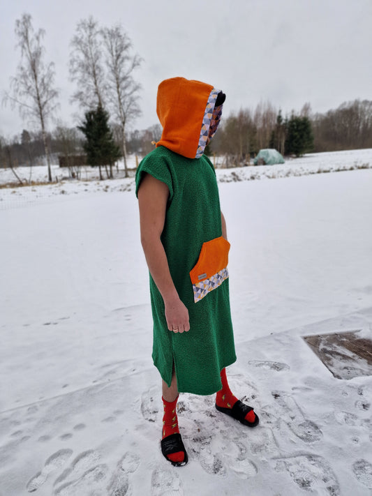 Pončo Zaļš ar Oranžu