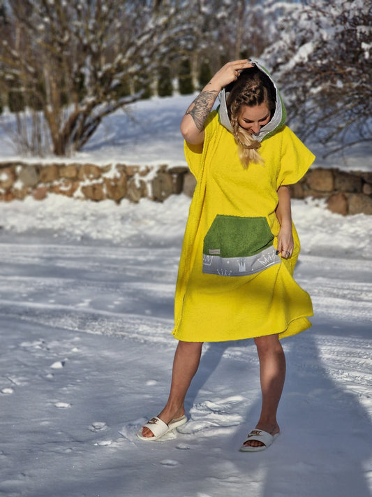 Pončo Dzeltens ar Zaļu