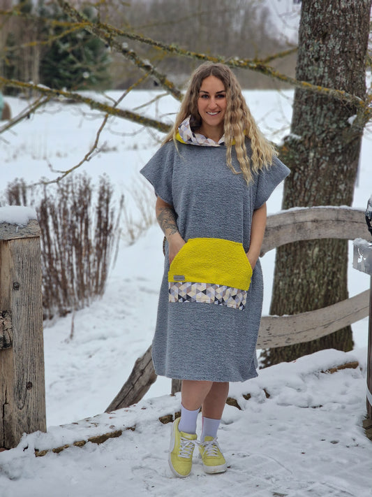 Pončo Pelēks ar Dzeltenu