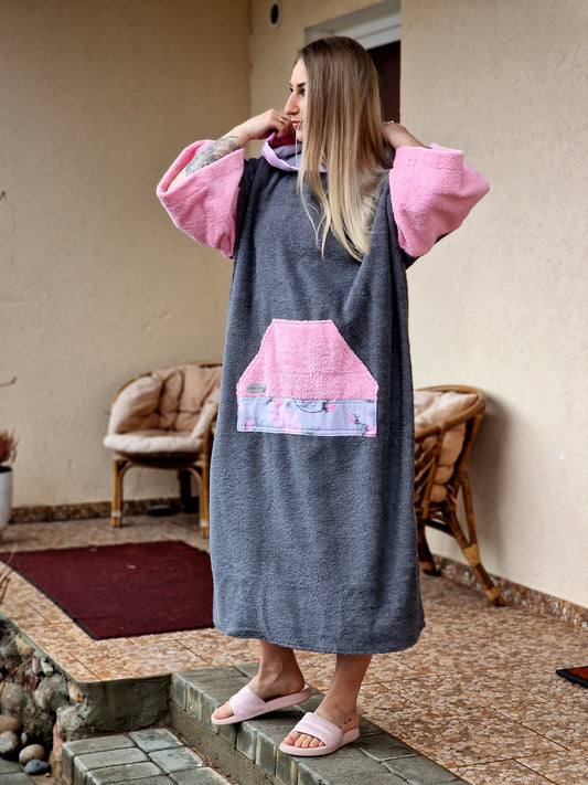 PONČO AR PAGARINĀTĀM PIEDURKNĒM