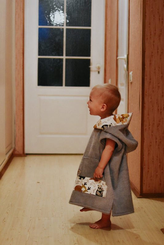 Pončo gaiši pelēks